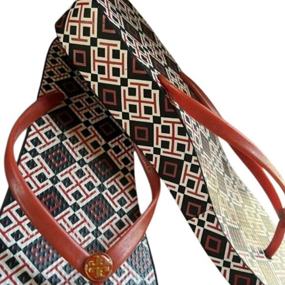 Tory Burch Thandie Wedge Flip-Flops, brand's geometric logo print. Size 9.5 - Picture 8 of 8